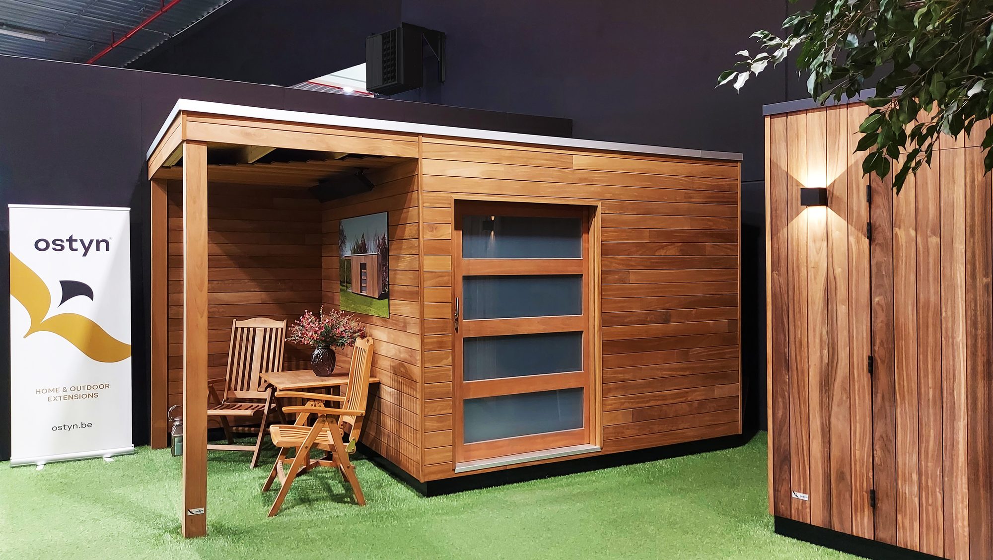 Abri de jardin cube avec pergola