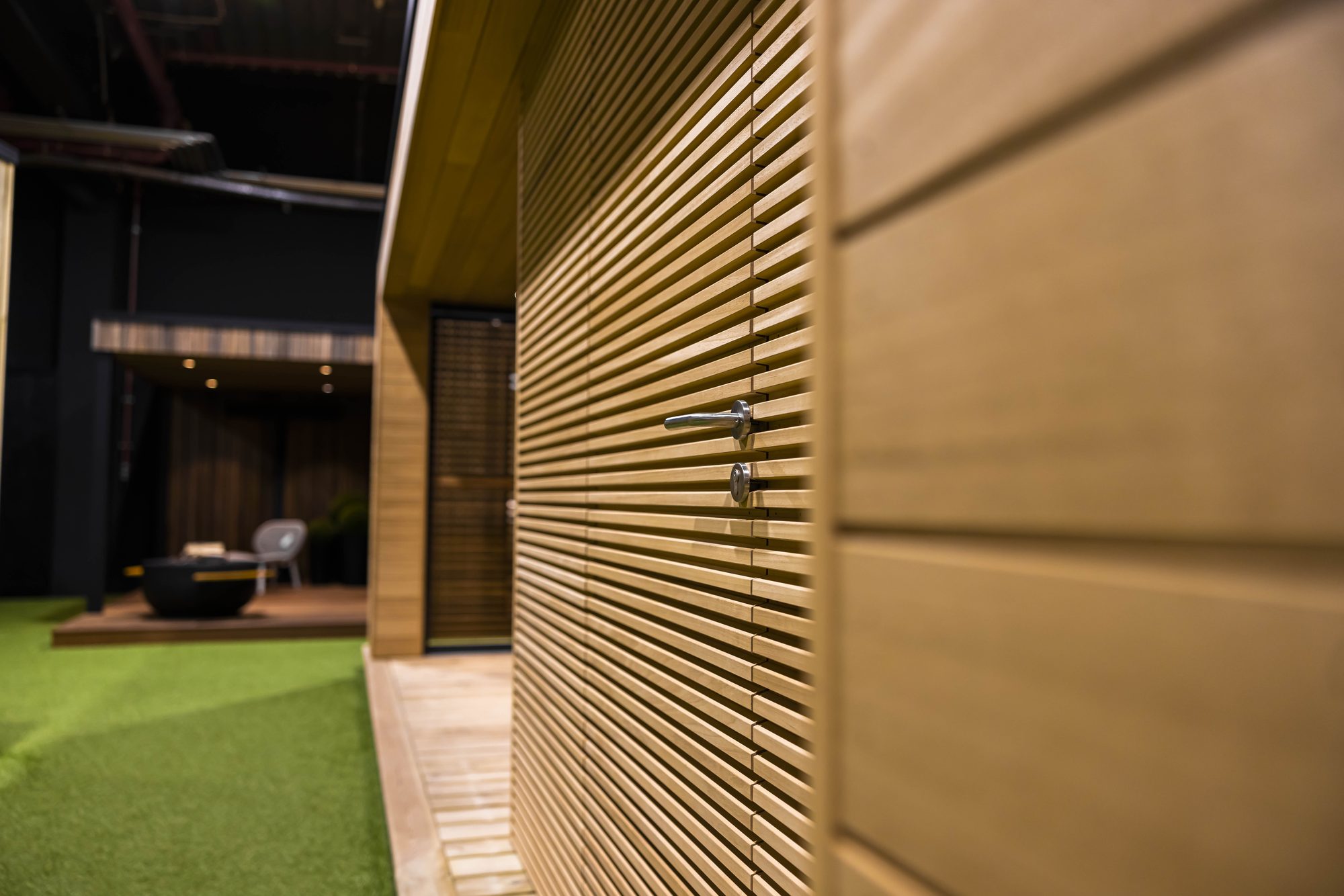 Tuinconstructie met Thermowoodbekleding
