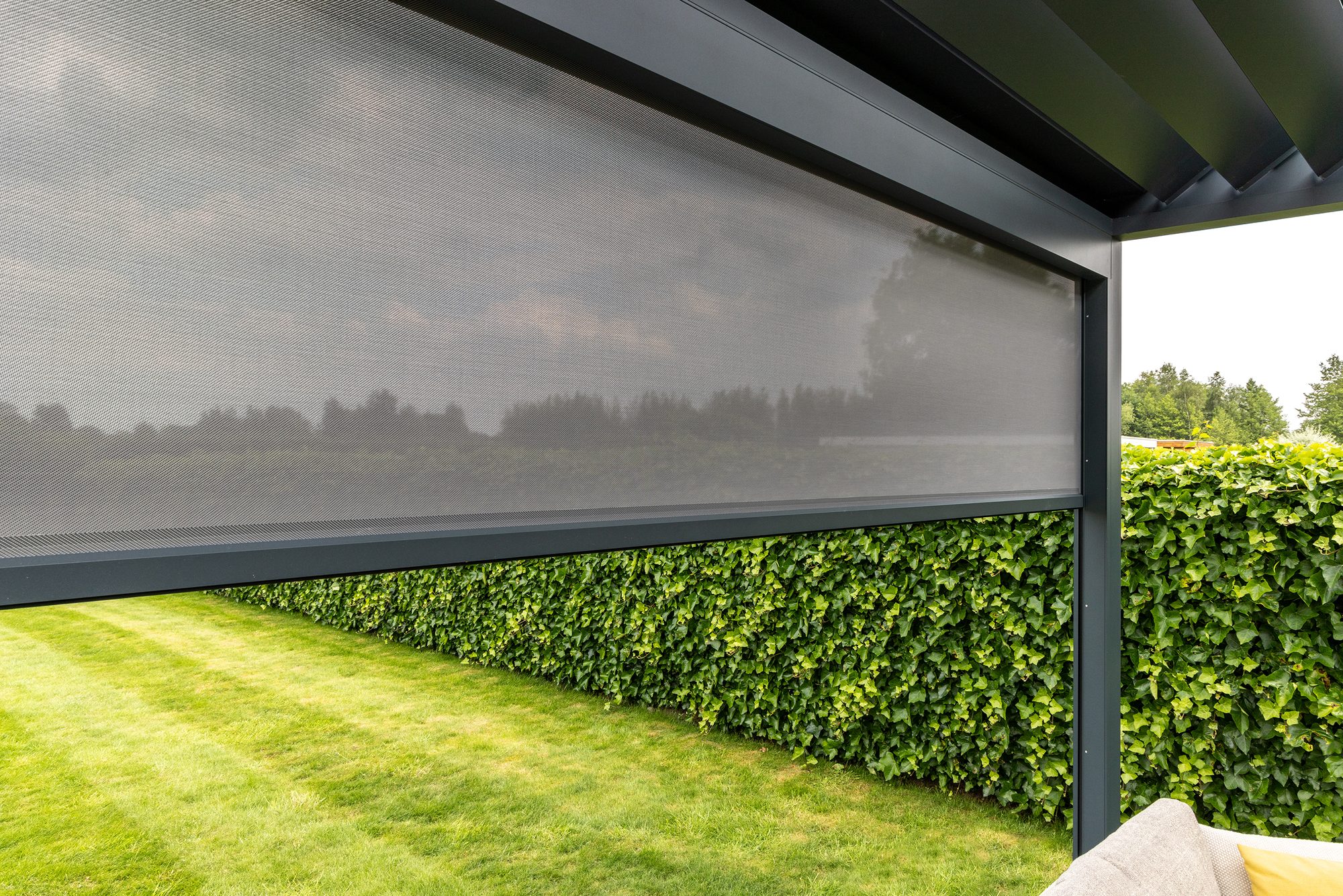 Pergola met geïntegreerde screen