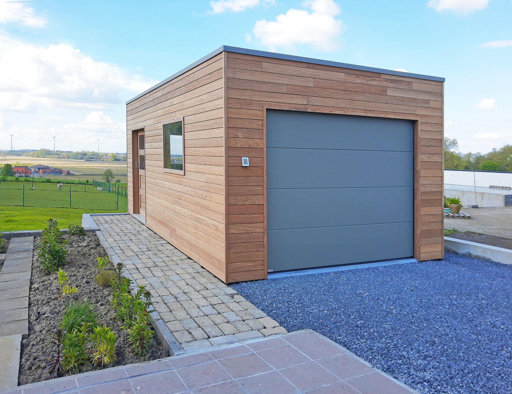Losstaande houten garage met plat dak