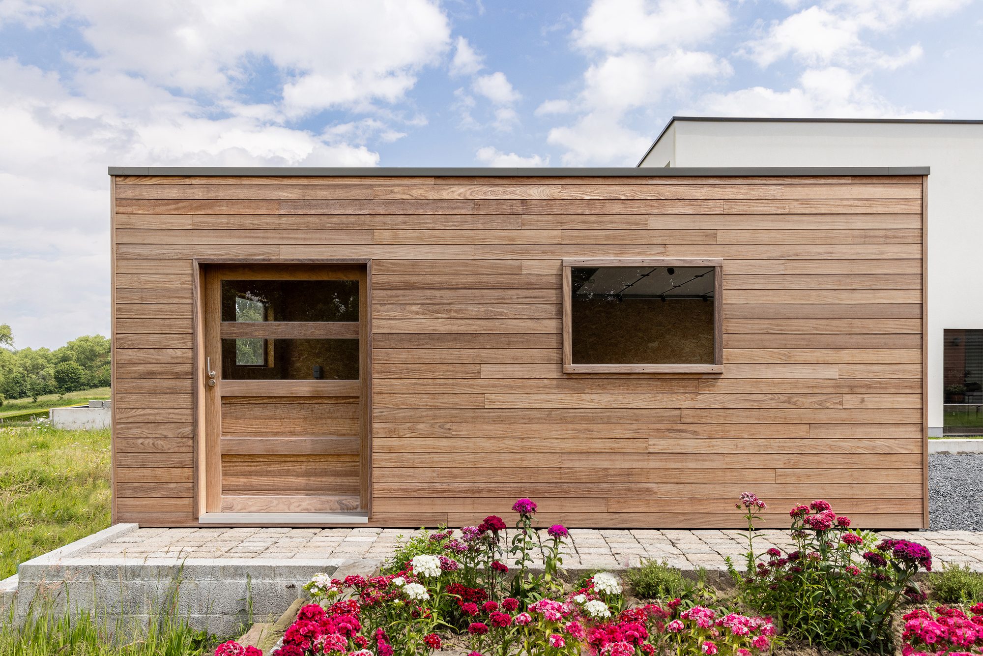 Garage en bois dur tropical