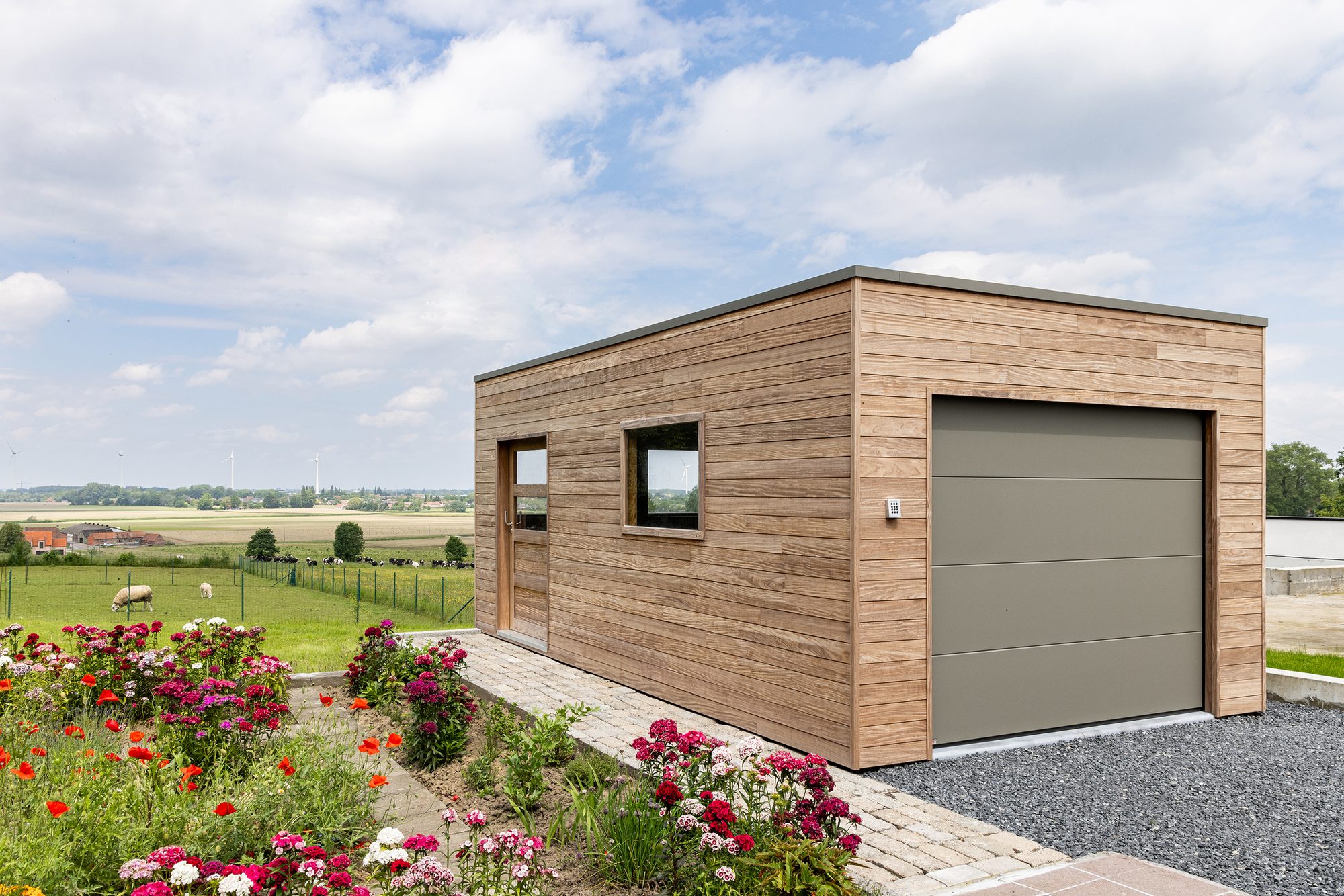Garage moderne avec toit plat