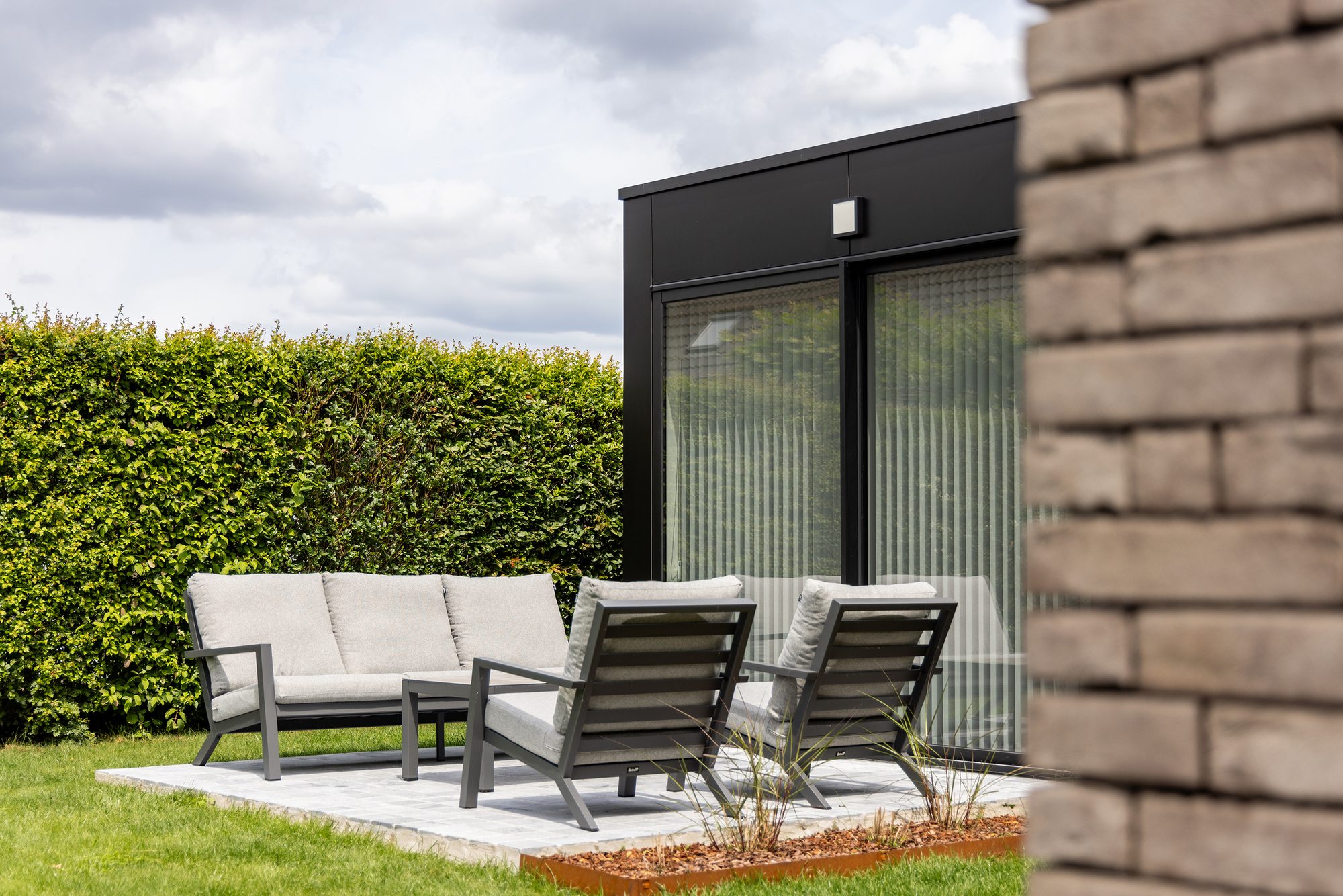 Moderne tuinkamer met terras