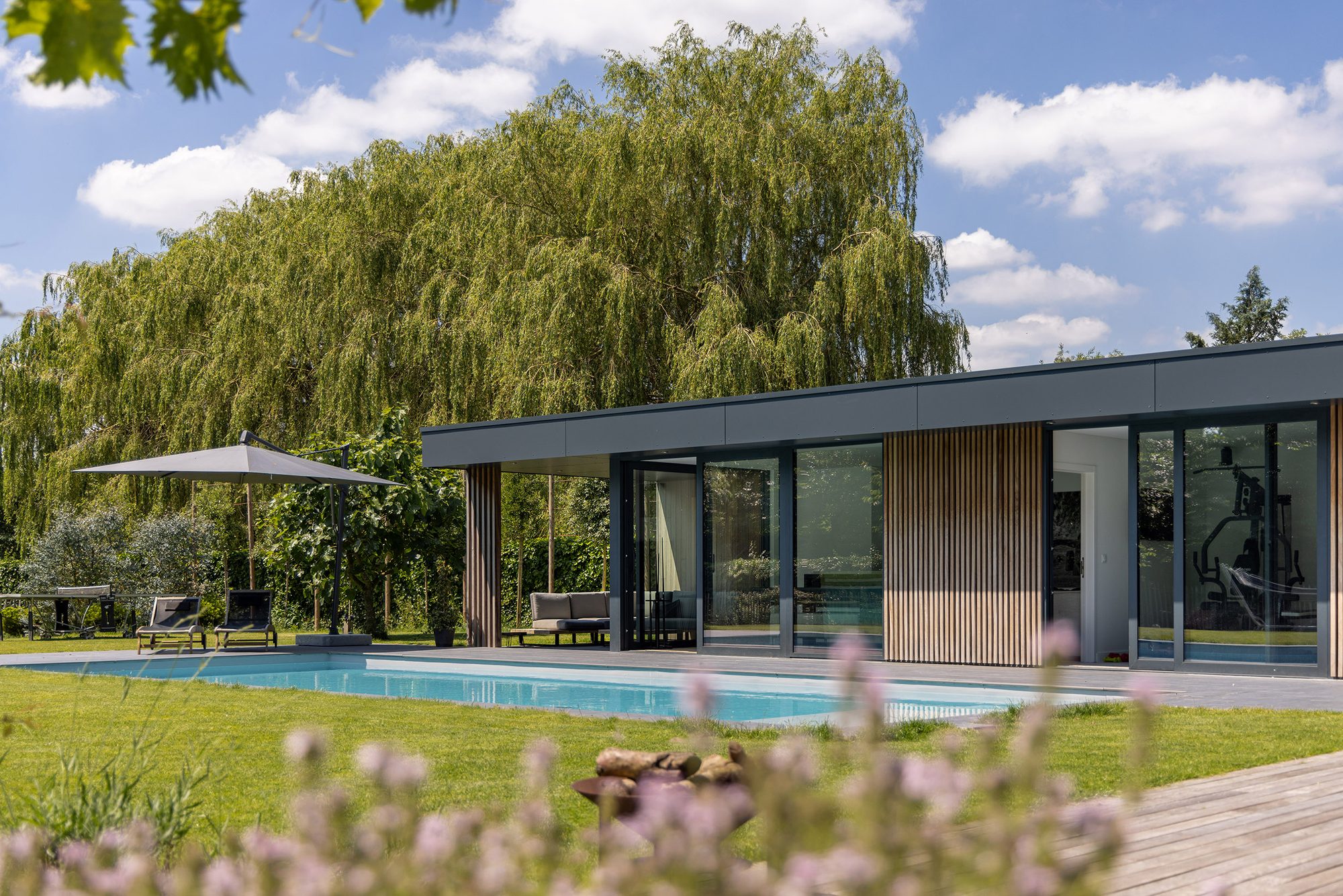 Pool house spacieux