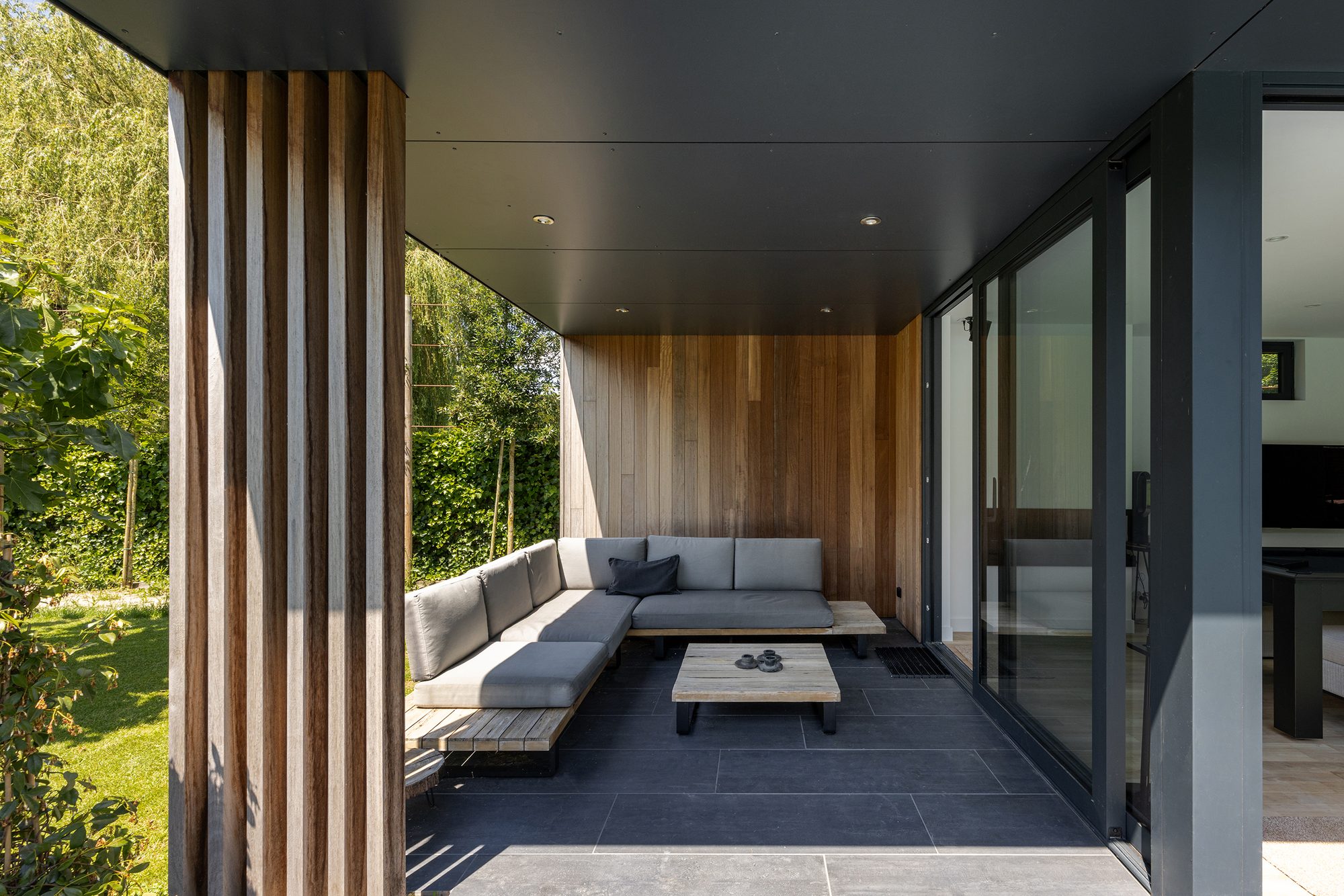 Abri de piscine avec pergola