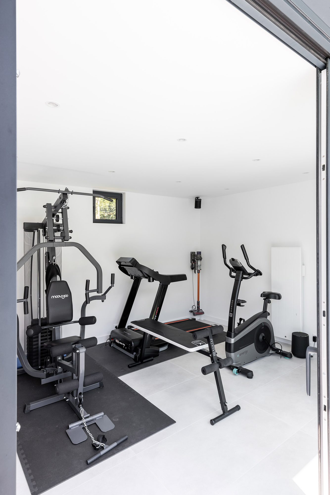 Salle de sport dans le pool house