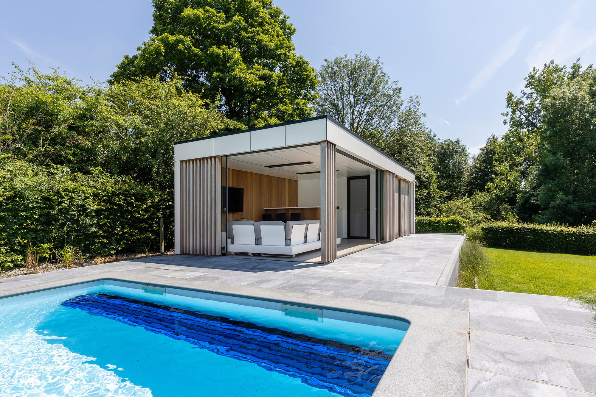 Pool house blanc