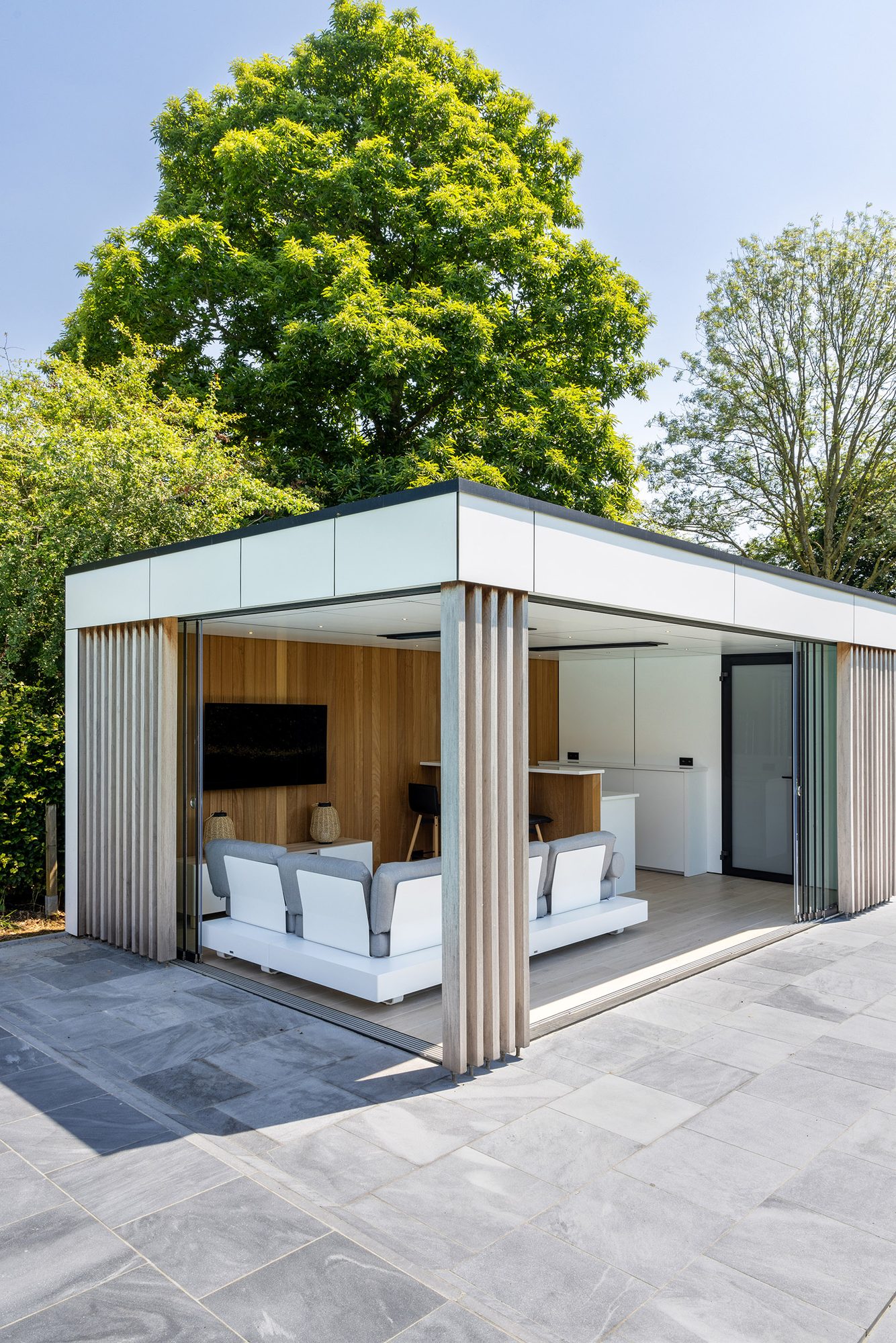 Pool house avec coin salon
