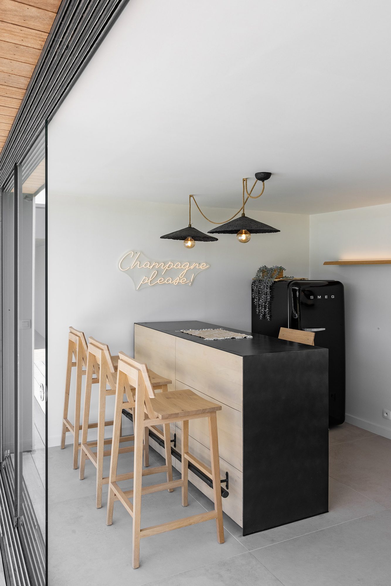 Bar dans le pool house