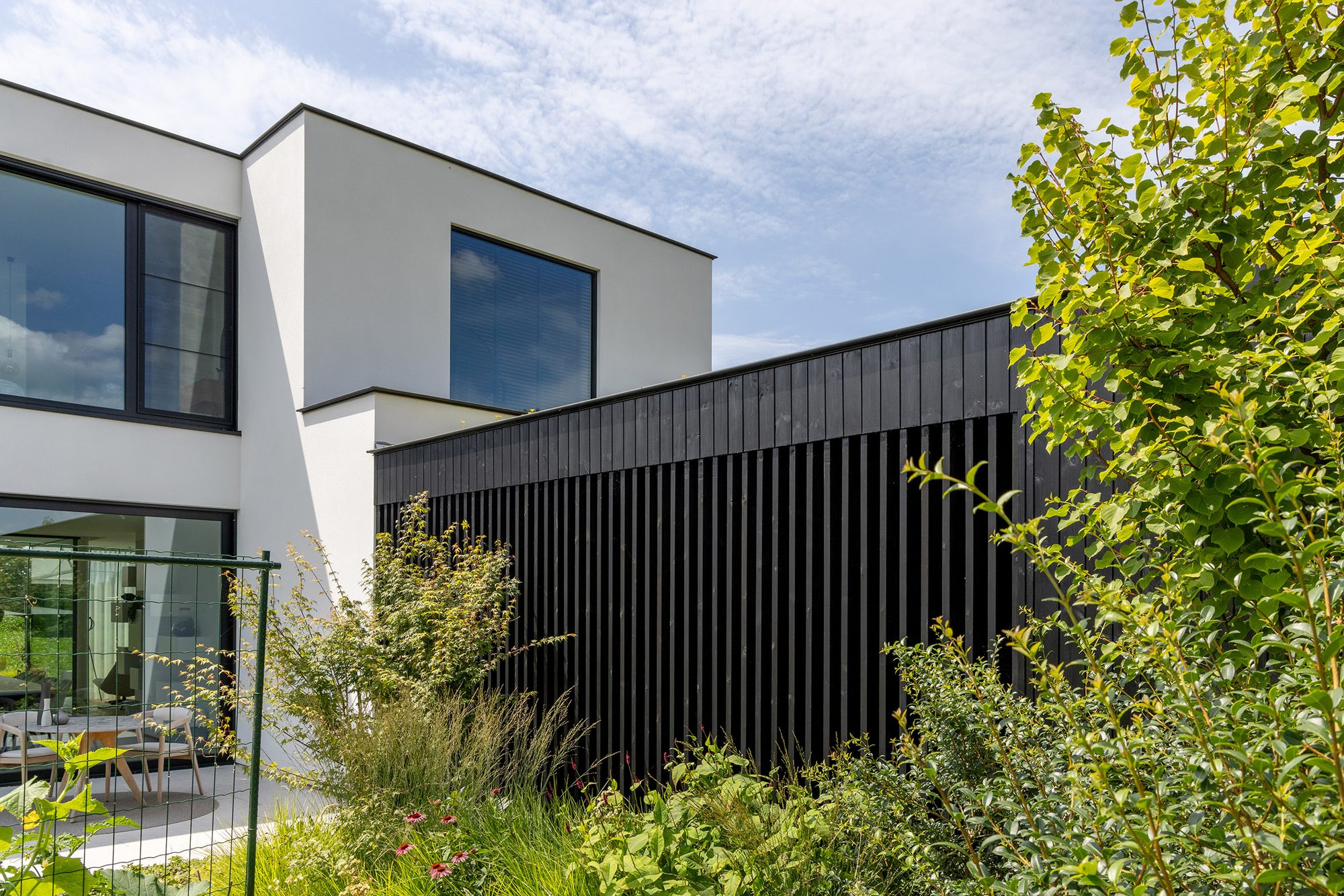 Prachtig afgewerkte carport
