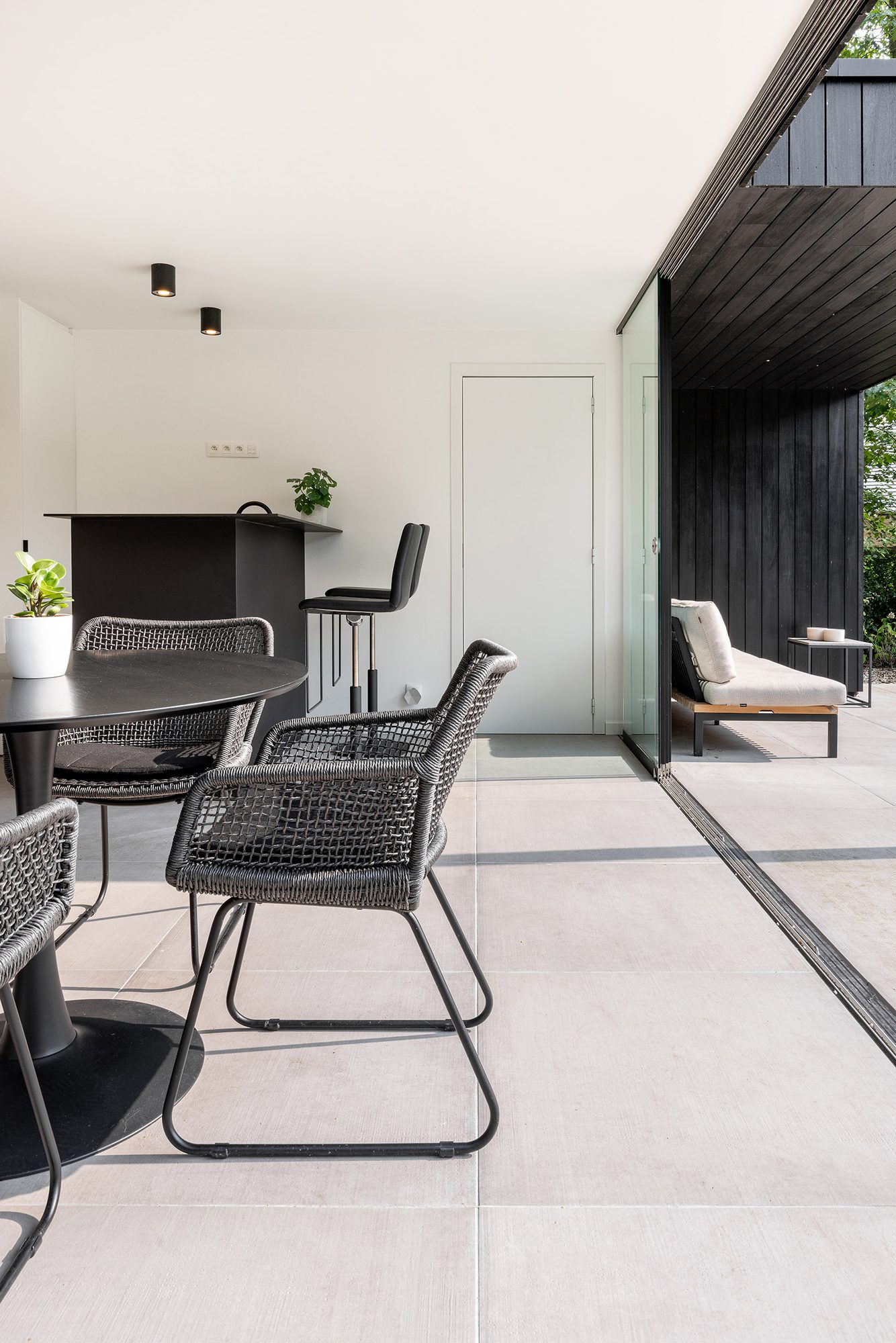 Poolhouse met high-end afwerking