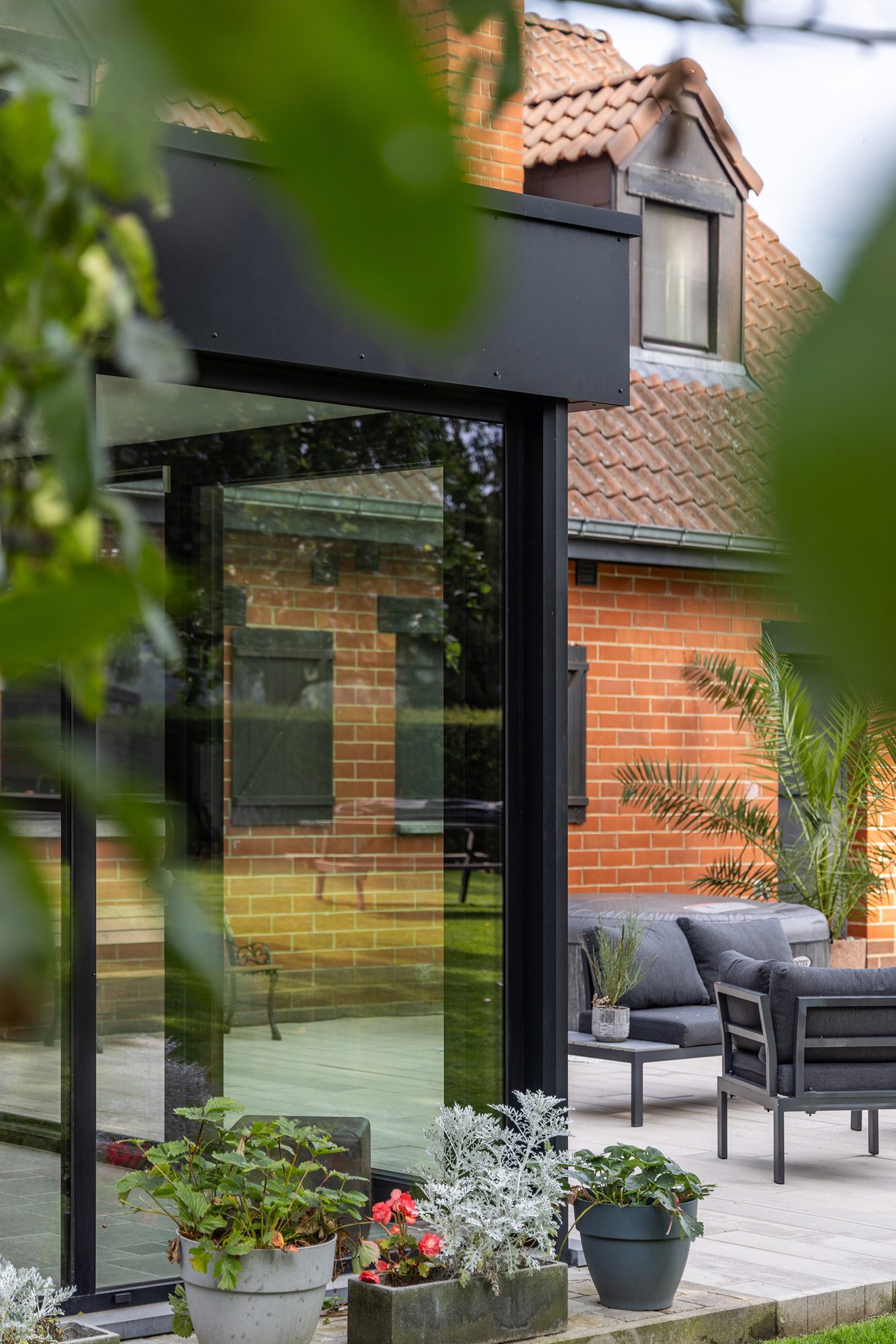 Aanbouw met Trespa en aluminium